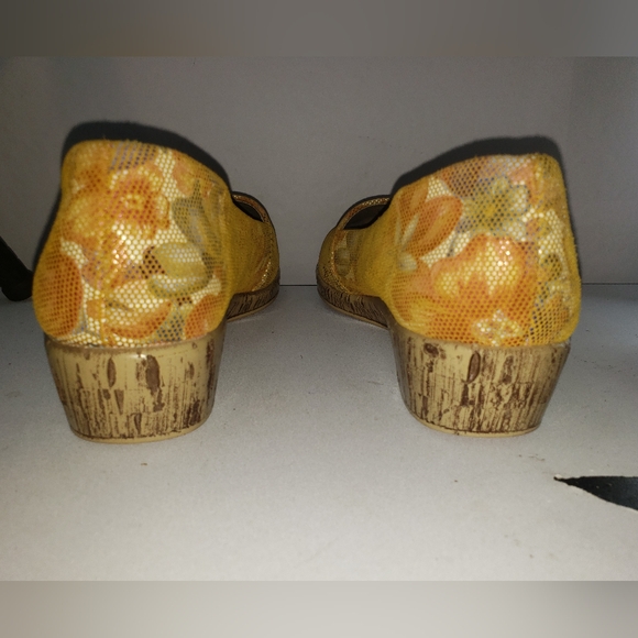 AEROSOLES * Peep Toe ShoesWedge Multi Floral Spring Break Leather Upper SZ 6M - Picture 8 of 11